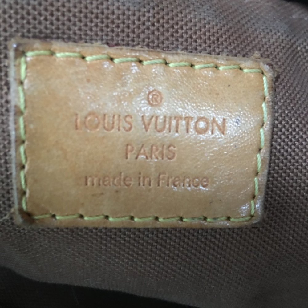 Gorgeous Louis Vuitton Palermo/Crossbody in Monogram - Picture 7 of 9